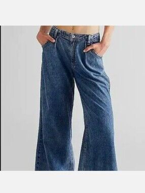 🌁 NWOT: FREE PEOPLE; RIDER JEAN, WIDE LEG, CLASSIC DENIM/XS.
